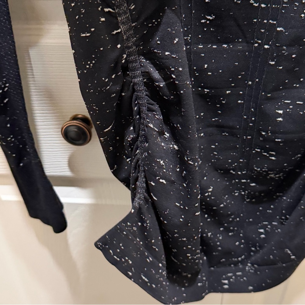 Athleta Speedlight Black and White Speckled Long Sleeve Athletic Top M - Picture 4 of 4